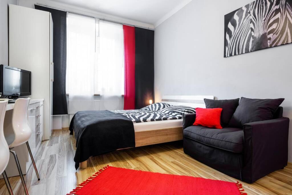 Studio Pomorska , Bezplatny Parking Daire Krasków Dış mekan fotoğraf